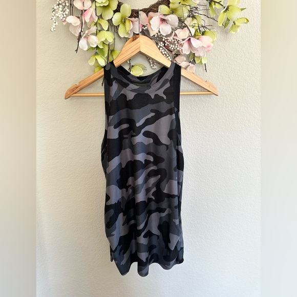 Old Navy Tops - Old Navy woman’s camo athletic racerback tank size XS